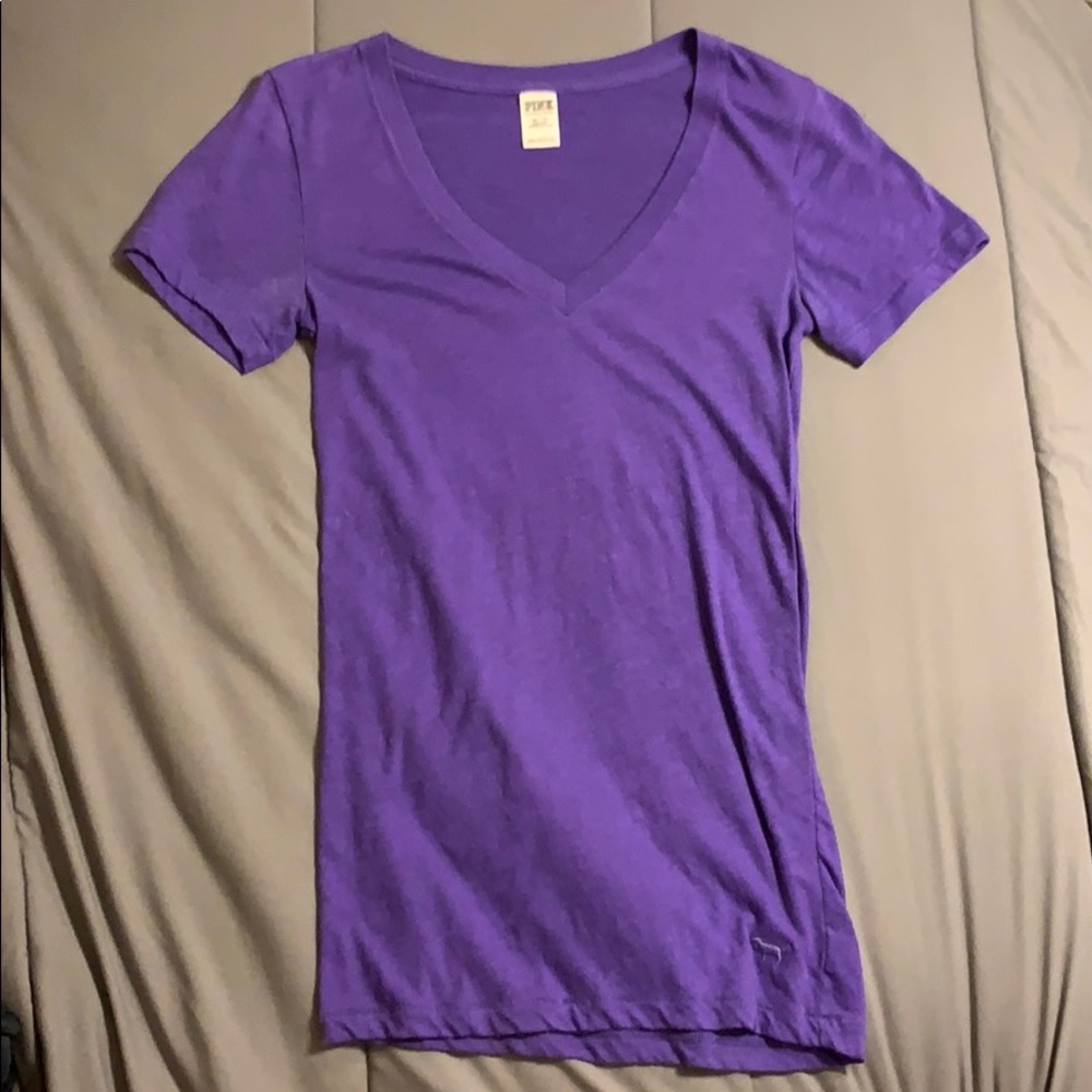 Victoria’s Secret PINK V-neck - Purple - Size: XS